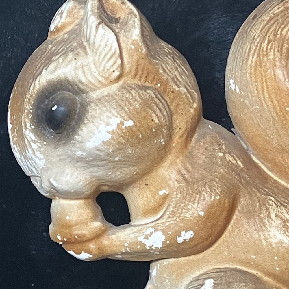 Chalk ware squirrel - Picture 2 of 7
